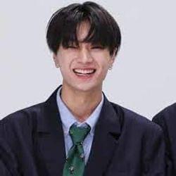 Nah the cringy fan ficts be wild tho's cover