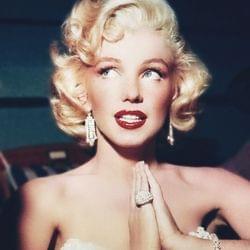 𝙳𝚞𝚖𝚋 𝙱𝚕𝚘𝚗𝚍𝚎 ♡'s cover